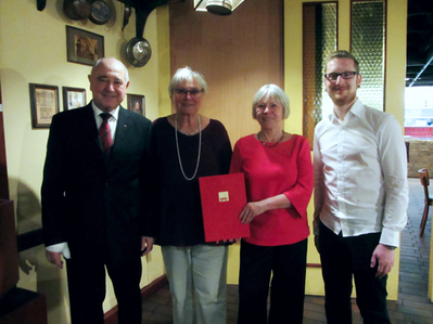 v.l.: Günter Fischer (Laudator), Irene Kuntze, Doris Baitinger, Steffen Rech (Vorsitzender)