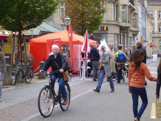 wieder am Ludwigsplatz - der SPD-Stand ist kaum zu übersehen